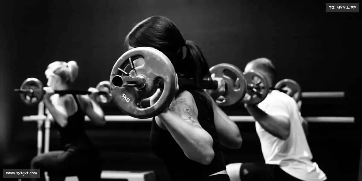 <strong>b体育官网</strong>每一次挥汗，都是对自己的超越！🏋️♀️✨